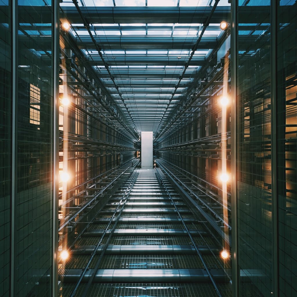 Expansive network cabling room